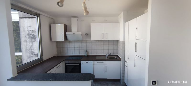 Großzügige 3,5-Zimmer-Wohnung mit großem Balkon und Gemeinschaftspool in Schwabing